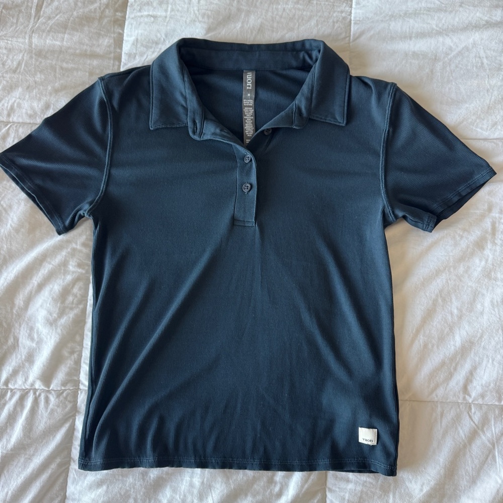 Vuori Navy Blue Ribbed Short Sleeve Performance Polo Shirt Size Medium - Picture 2 of 9
